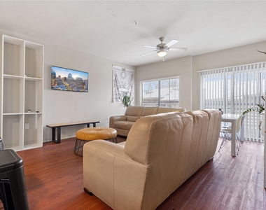 5117 N Lamar Blvd - Photo Thumbnail 13