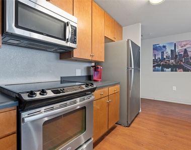 5117 N Lamar Blvd - Photo Thumbnail 7