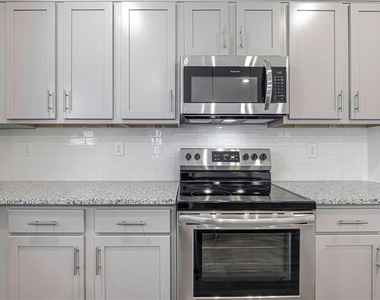3792 Oak Rdige Drive - Photo Thumbnail 4