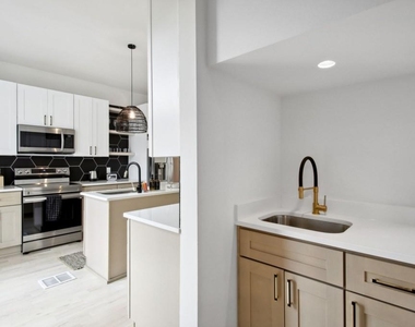 1720 Flagler Avenue Ne - Photo Thumbnail 7