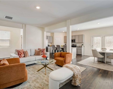 257 Bur Oak Bend - Photo Thumbnail 5