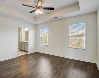 257 Bur Oak Bend - Photo Thumbnail 14