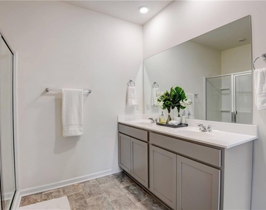 257 Bur Oak Bend - Photo Thumbnail 9