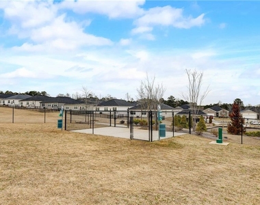 257 Bur Oak Bend - Photo Thumbnail 21