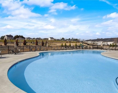 257 Bur Oak Bend - Photo Thumbnail 21