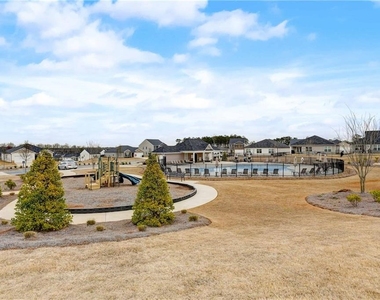 257 Bur Oak Bend - Photo Thumbnail 25