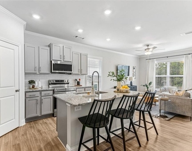 4005 Sunfish Lane - Photo Thumbnail 7