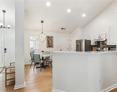 859 Springchase Drive - Photo Thumbnail 8