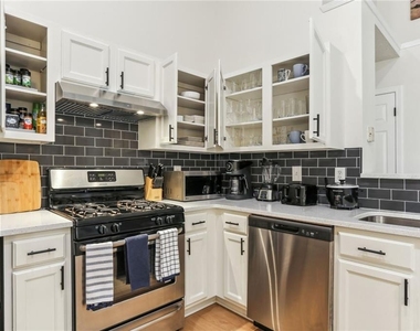 859 Springchase Drive - Photo Thumbnail 10