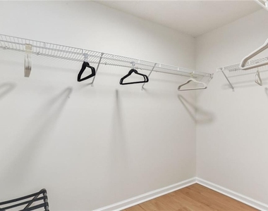 859 Springchase Drive - Photo Thumbnail 15