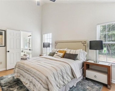 859 Springchase Drive - Photo Thumbnail 13