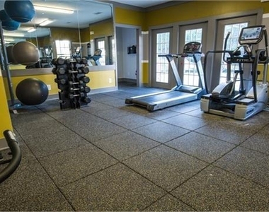 3920 Club Drive - Photo Thumbnail 15