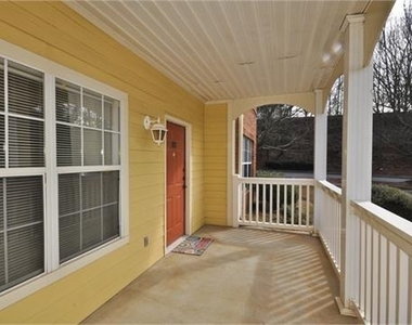 3920 Club Drive - Photo Thumbnail 7