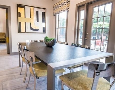 3920 Club Drive - Photo Thumbnail 13