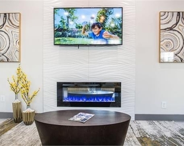 3920 Club Drive - Photo Thumbnail 10