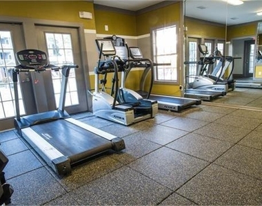 3920 Club Drive - Photo Thumbnail 16