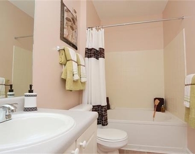 3920 Club Drive - Photo Thumbnail 6