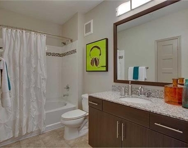 641 North Avenue Ne - Photo Thumbnail 11