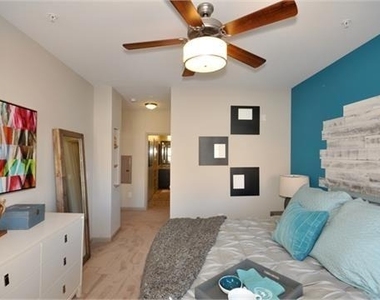 641 North Avenue Ne - Photo Thumbnail 9