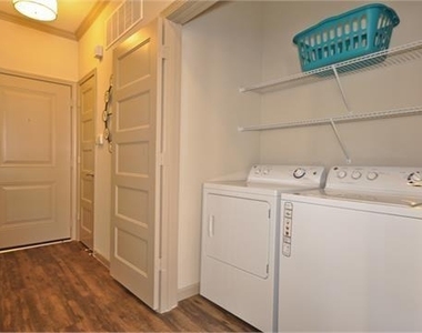 641 North Avenue Ne - Photo Thumbnail 18