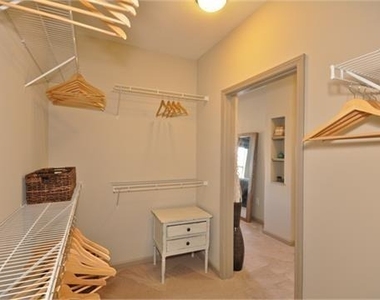 641 North Avenue Ne - Photo Thumbnail 16