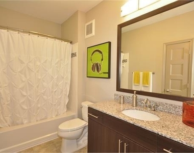 641 North Avenue Ne - Photo Thumbnail 10