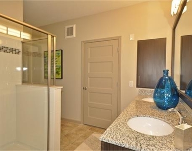 641 North Avenue Ne - Photo Thumbnail 13