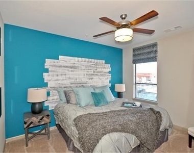 641 North Avenue Ne - Photo Thumbnail 5