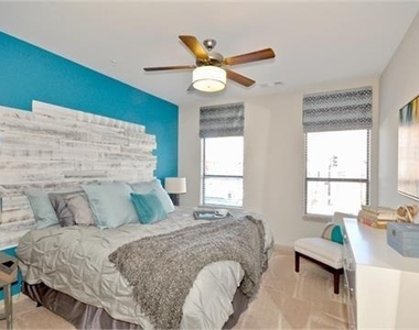 641 North Avenue Ne - Photo Thumbnail 6
