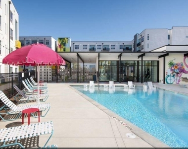 1099 Boulevard Se - Photo Thumbnail 17