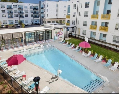 1099 Boulevard Se - Photo Thumbnail 10