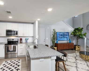 1099 Boulevard Se - Photo Thumbnail 1