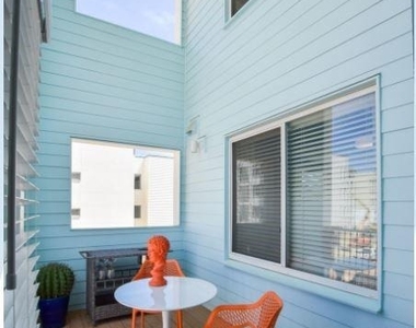 1099 Boulevard Se - Photo Thumbnail 14