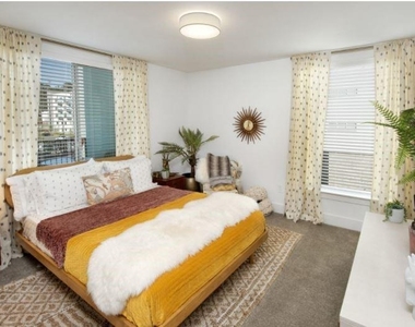 1099 Boulevard Se - Photo Thumbnail 5