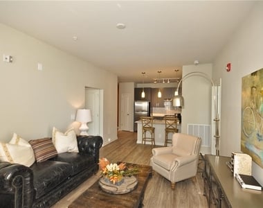 1796 Satellite Boulevard - Photo Thumbnail 6