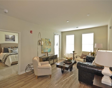 1796 Satellite Boulevard - Photo Thumbnail 3