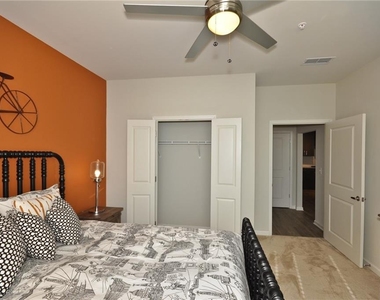 1796 Satellite Boulevard - Photo Thumbnail 9
