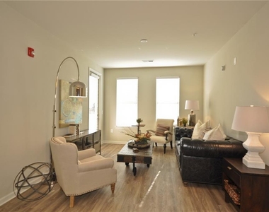 1796 Satellite Boulevard - Photo Thumbnail 4