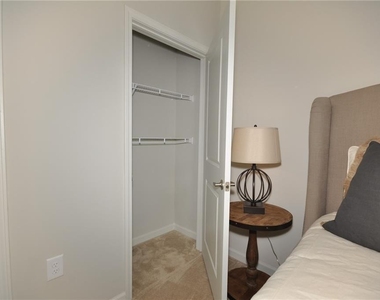 1796 Satellite Boulevard - Photo Thumbnail 9