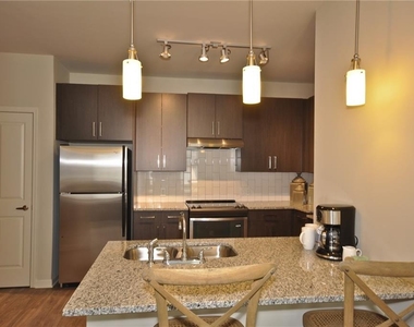 1796 Satellite Boulevard - Photo Thumbnail 2