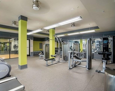 525 Glen Iris Drive - Photo Thumbnail 18