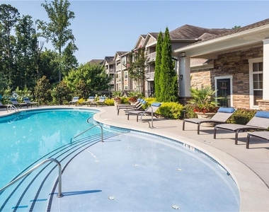 11000 Lakefield Drive - Photo Thumbnail 13
