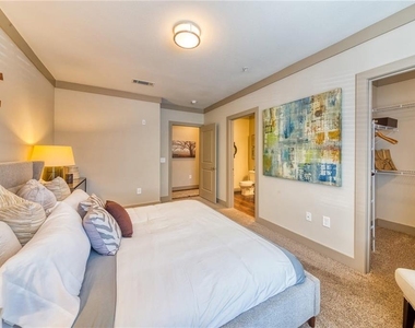 11000 Lakefield Drive - Photo Thumbnail 4