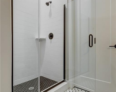 1084 Howell Mill Road Nw - Photo Thumbnail 20