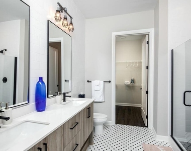 1084 Howell Mill Road Nw - Photo Thumbnail 17