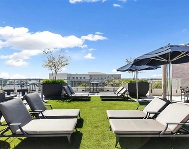 1010 W Peachtree Street Nw - Photo Thumbnail 27
