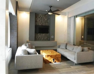 1010 W Peachtree Street Nw - Photo Thumbnail 19