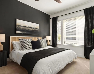 1010 W Peachtree Street Nw - Photo Thumbnail 7