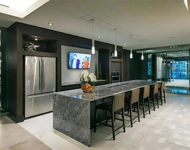 1010 W Peachtree Street Nw - Photo Thumbnail 18