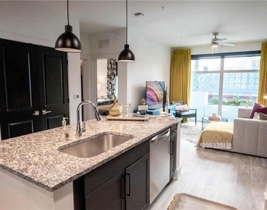 505 Courtland Street Ne - Photo Thumbnail 3